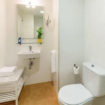 Beautiful In With Wifi And 2 Bedrooms *